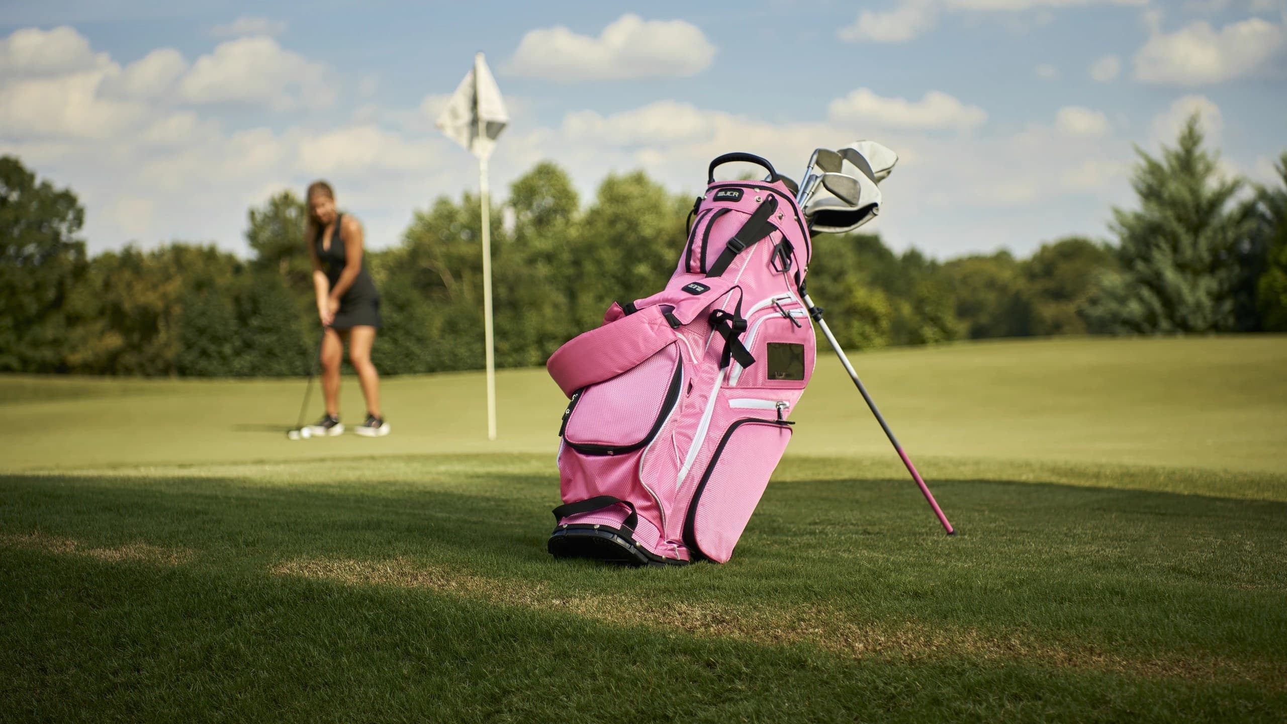 Best Golf Bags for Spring and Summer